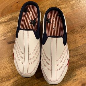New easy spirit red white and blue slide on shoes